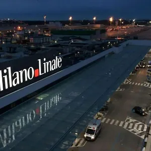 Linate Airport Elegant Suite,tram 1 Minute Away , Milano Italia